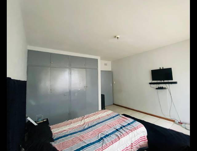 2 BEDROOM FLAT FOR SALE IN VEREENIGING CENTRAL